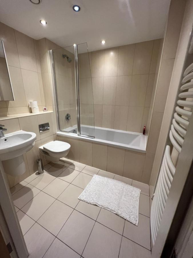 Bigkings Cosy 2 Bedroom Apartment With Free Parking In Central Mánchester Exterior foto